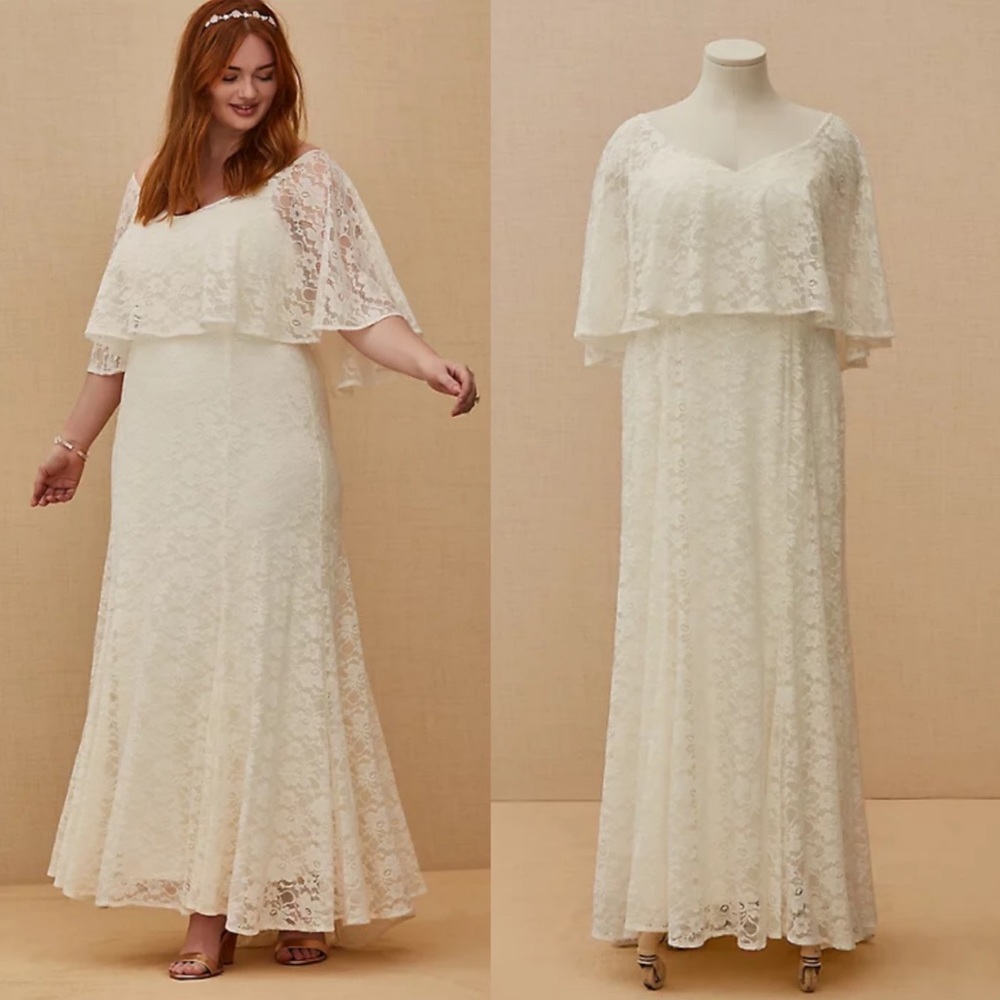 TORRID IVORY LACE CAPELET WEDDING DRESS